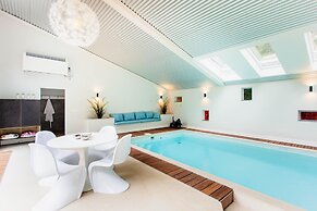 Lanaken Retreat Pool Jacuzzi and Sauna