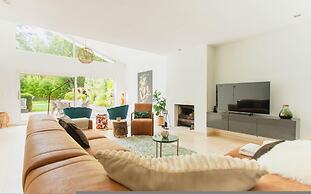 Lanaken Retreat Pool Jacuzzi and Sauna