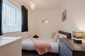 Spacious 3-bed House Didsbury Manchester