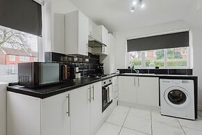 Spacious 3-bed House Didsbury Manchester