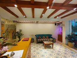 The Angel Hotel And Suites