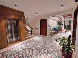 The Angel Hotel And Suites