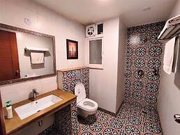 The Angel Hotel And Suites