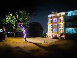 The Angel Hotel And Suites