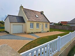 Comfortable Holiday Home Near the Beach
