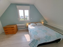 Comfortable Holiday Home Near the Beach