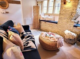 Host Stay Gwenelin Cottage