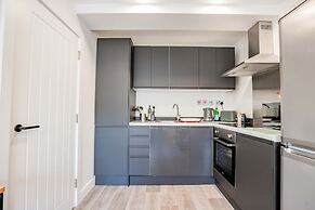 Host Stay Croydon Road Apartment