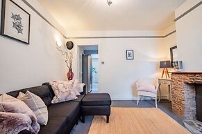 Host Stay Over the Bridge Cottage