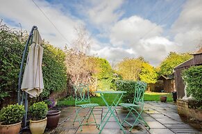 Host Stay Over the Bridge Cottage