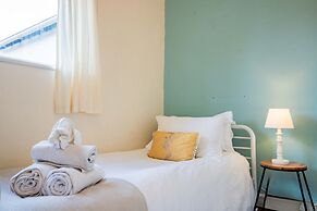 Host Stay Over the Bridge Cottage