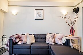 Host Stay Over the Bridge Cottage