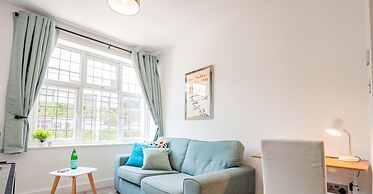Host Stay Croydon Road Dwelling