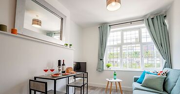Host Stay Croydon Road Dwelling