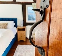 Host Stay Pool Cottage