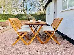 Host Stay Pool Cottage