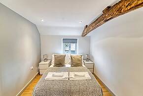 Host Stay Bridgepoint House