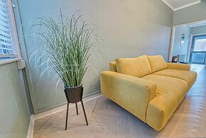 Host Stay Barton Road House