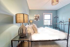 Host Stay Barton Road House