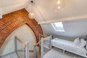 Host Stay Barton Road House