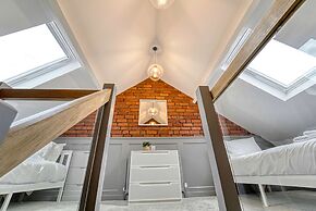 Host Stay Barton Road House