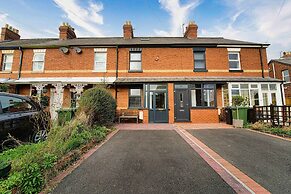 Host Stay Barton Road House