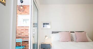 Host Stay Croydon Road Abode