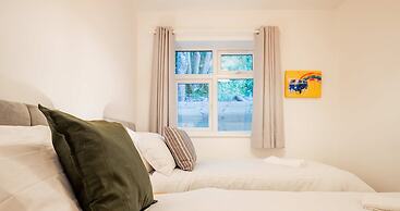 Host Stay Croydon Road Abode