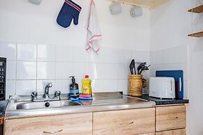 Host Stay Broadbanks Apartment