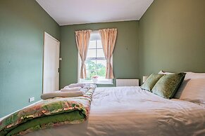 Host Stay Broadbanks Apartment