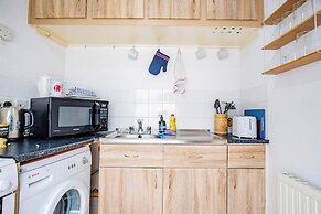 Host Stay Broadbanks Apartment