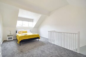 Host Stay Church Drive