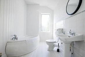 Host Stay Somerset Road House