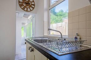 Host Stay Somerset Road House