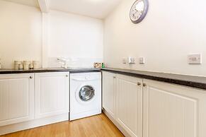 Host Stay Club Chambers