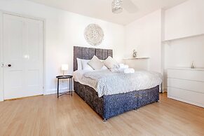 Host Stay Club Chambers