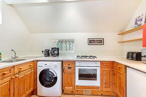 Host Stay The Old Thatch