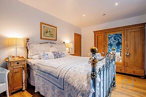 Host Stay Little Highlands