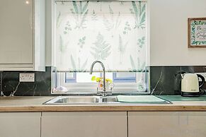 Host Stay Little Highlands