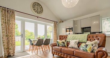 Host Stay Little Highlands