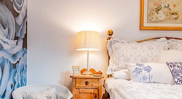 Host Stay Little Highlands