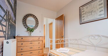 Host Stay Little Highlands