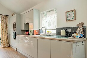 Host Stay Little Highlands