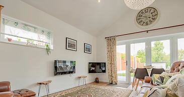 Host Stay Little Highlands