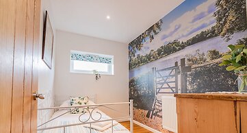 Host Stay Little Highlands