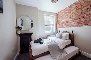 Host Stay Sherrington Road Abode