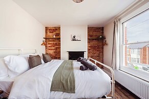 Host Stay Sherrington Road Abode