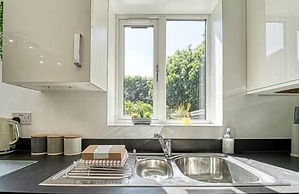 Host Stay Walkers Lane House