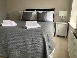 Host Stay Hunters Wood Court