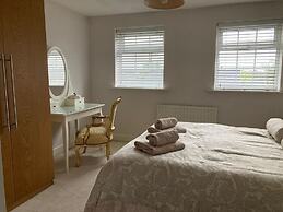 Host Stay Hunters Wood Court